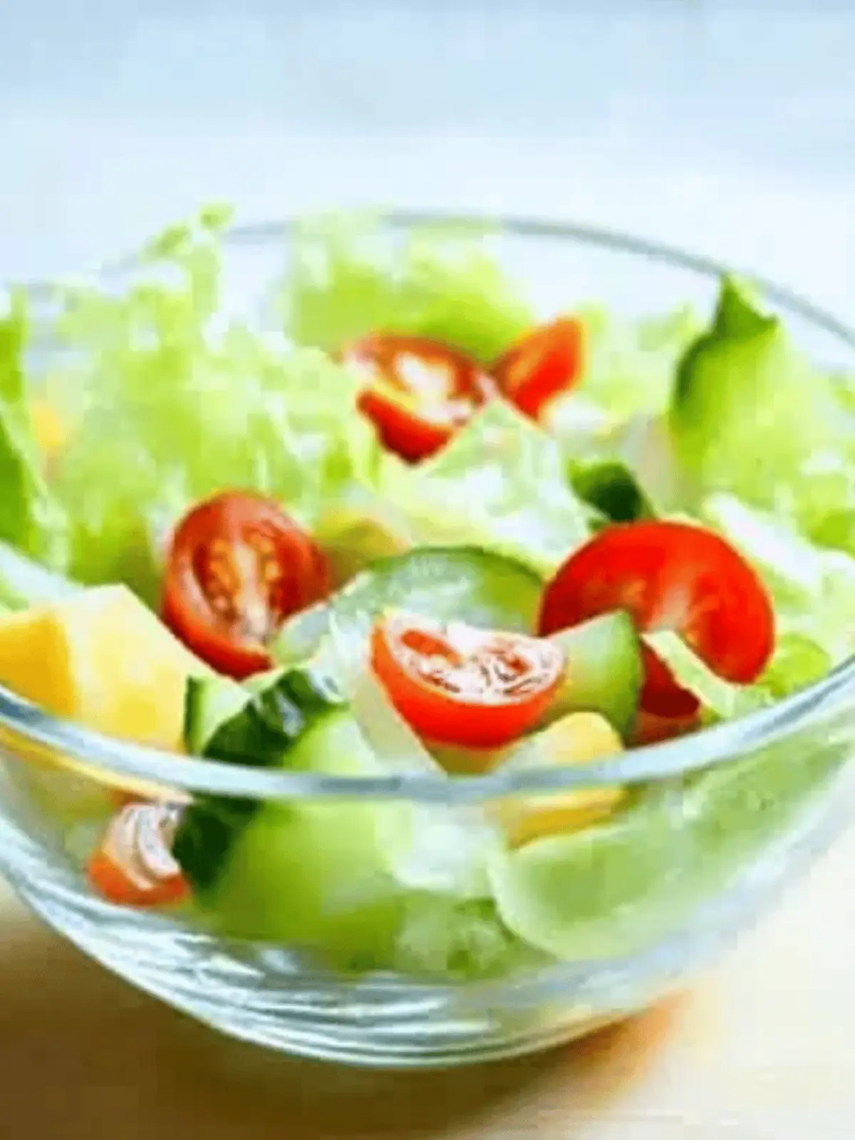 Salat aus Kopfsalat, Gurke, Tomate für Frischekick 3 Salat aus Kopfsalat, Gurke, Tomate