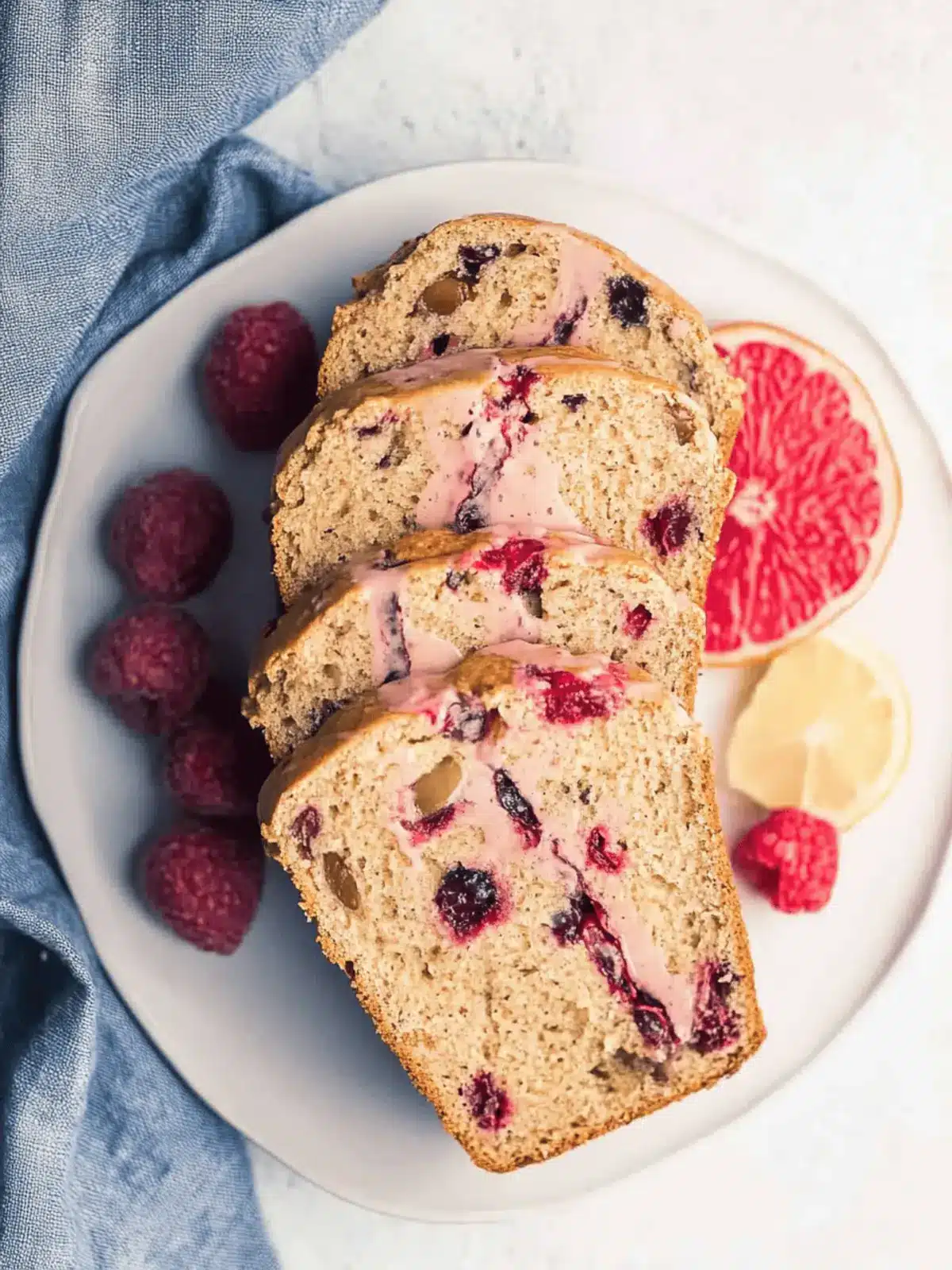 Vollkorn-Dreifach-Beeren-Bananenbrot für den perfekten Snack 2 Vollkorn-Dreifach-Beeren-Bananenbrot